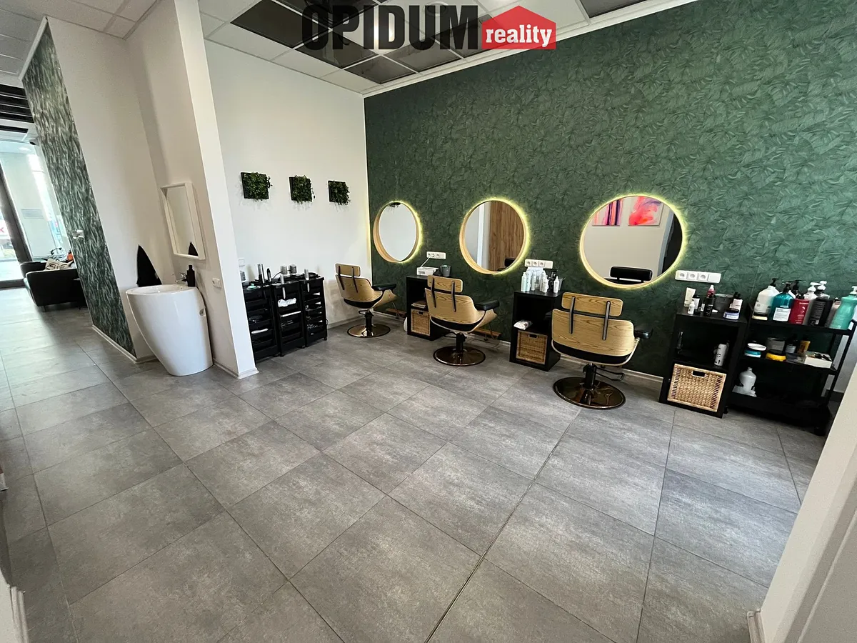 Pronájem obchodního prostoru 94 m²